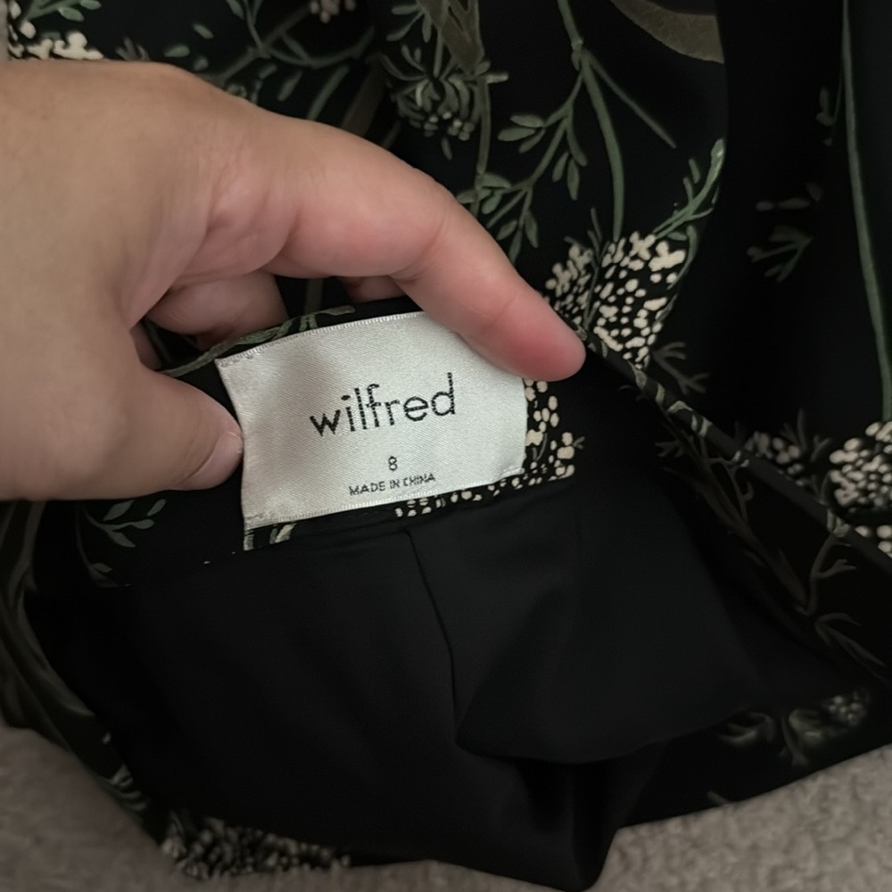 Aritizia Wilfred Scalloped Short - Black / Floral (8) - Picture 7 of 7